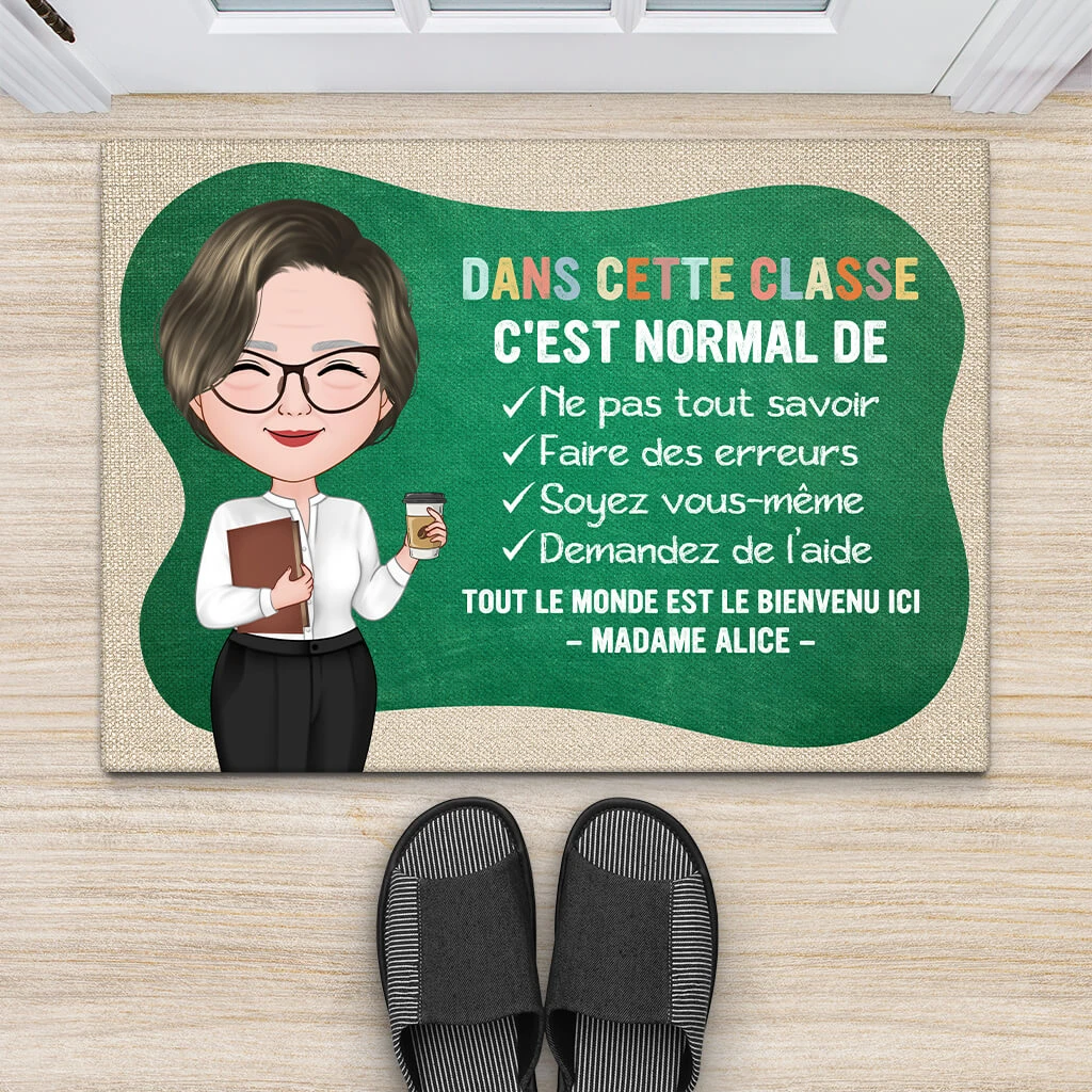 Dans Cette Classe C'est Normal - Paillasson Personnalisé - Tapis Merci Maitresse 4 Dans Cette Classe C'est Normal - Paillasson Personnalisé - Tapis Merci Maitresse – Image 2