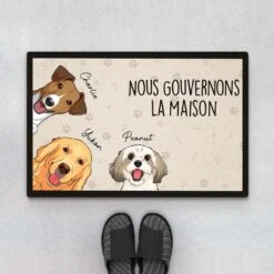 Les Chiens Règnent Sur La Maison - Paillasson Avec Chien Personnalisé