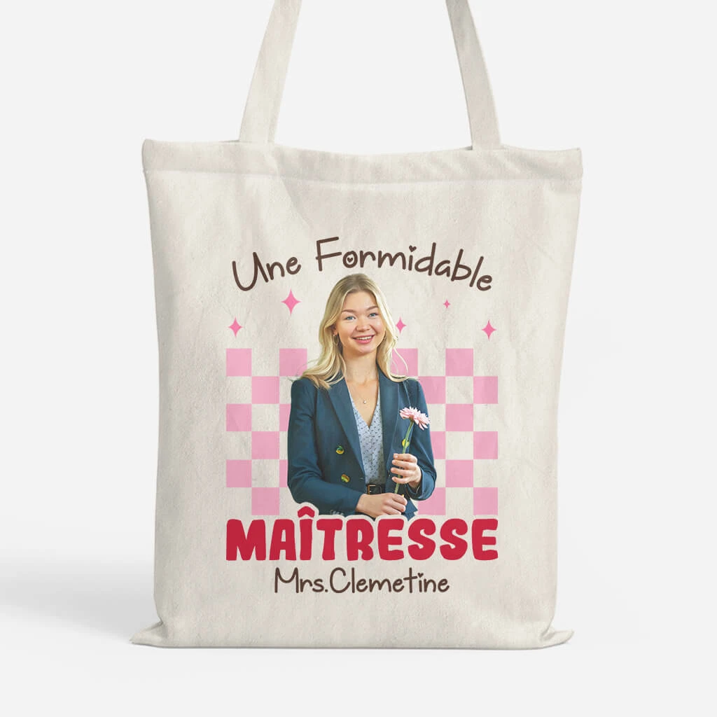 Une Formidable Maîtresse - Tote Bag Personnalisé Pour Maîtresse 3 Une Formidable Maîtresse - Tote Bag Personnalisé Pour Maîtresse