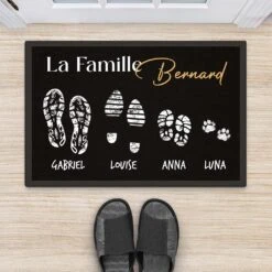 Tapis D’entrée Personnalisé – Famille & Empreintes De Chaussures -Cadeau Plus 2900DFR2 famille version empreintes de chaussures paillasson famille personnalise