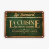 Plaque En Métal Personnalisée – La Cuisine Qui Sert Des Souvenirs -Cadeau Plus 2971EFR1 la cuisine qui sert des souvenirs plaque en metal personnalisable