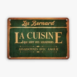 Plaque En Métal Personnalisée – La Cuisine Qui Sert Des Souvenirs