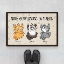 Paillasson Chat Personnalisé - Nous Gouvernons La Maison - Chat Espiègle