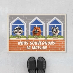 Paillasson Chien Personnalisé - Nous Gouvenons La Maison - Version Fenêtres
