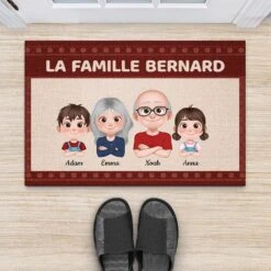 Paillasson Personnalisé Famille Nombreuse – Version Rouge Cartoon -Cadeau Plus 4267DFR2 paillasson personnalise famille design cartoon version rouge 4267dtq0a 8e55ef2f 0559 49ba 8ef5 67573b091647