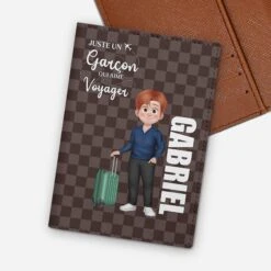 Porte Passeport Personnalisé Homme - Un Garçon Qui Aime Voyager