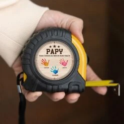 Mètre Ruban Personnalisable Pour Papa - Personne Ne T'Arrive À La Cheville 7 Mètre Ruban Personnalisable Pour Papa - Personne Ne T'Arrive À La Cheville -Cadeau Plus FR2 a9e7069f 8d47 439e 89c0 07458f0023c4