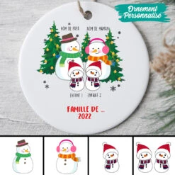 Ornement De Noël Famille Bonhomme De Neige Personnalisé -Cadeau Plus FR 0038ORN Mockup4 a2099196 f181 45cc bc9c efb253e089b1